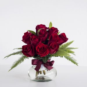 red roses posy jar