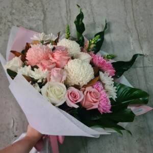 Pink & White Bouquet Deluxe